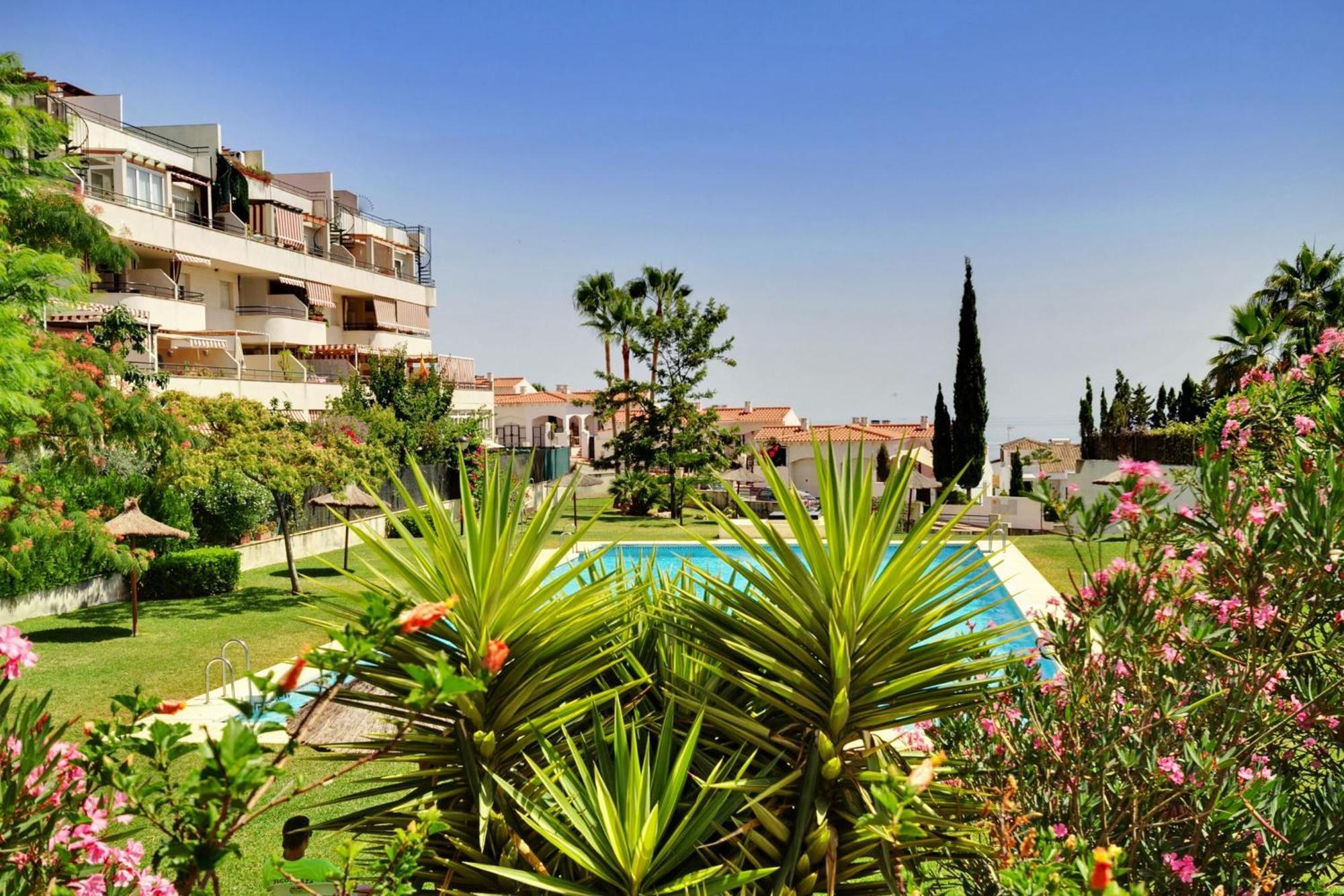Del Parque Flats - Golf & Beach Terrace Malaga Bagian luar foto